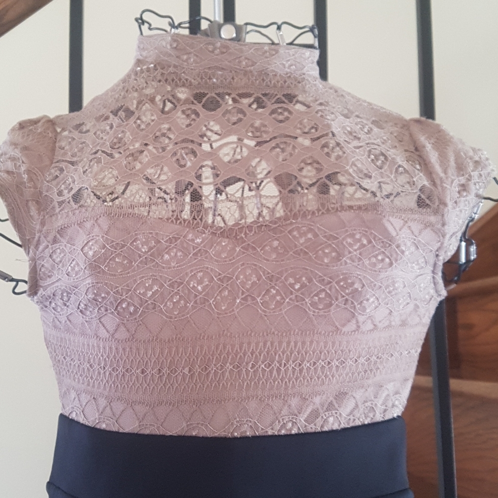Dress - Picture 5 of 6